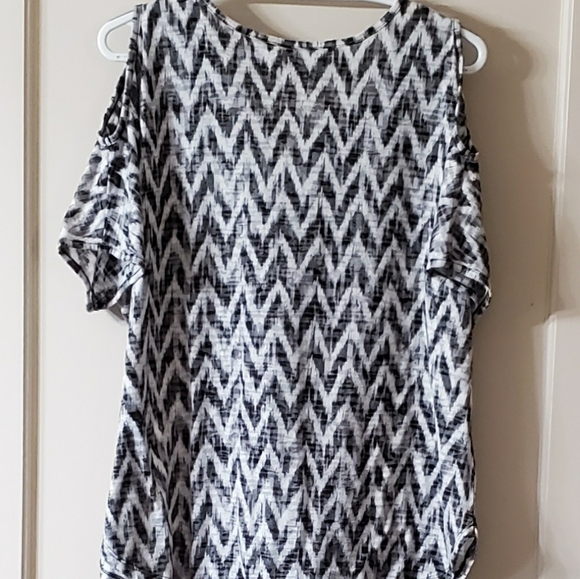 Cold Shoulder Top - Picture 9 of 9